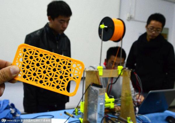 中國(guó)大學(xué)生僅花費(fèi)千元 自制3D打印機(jī)