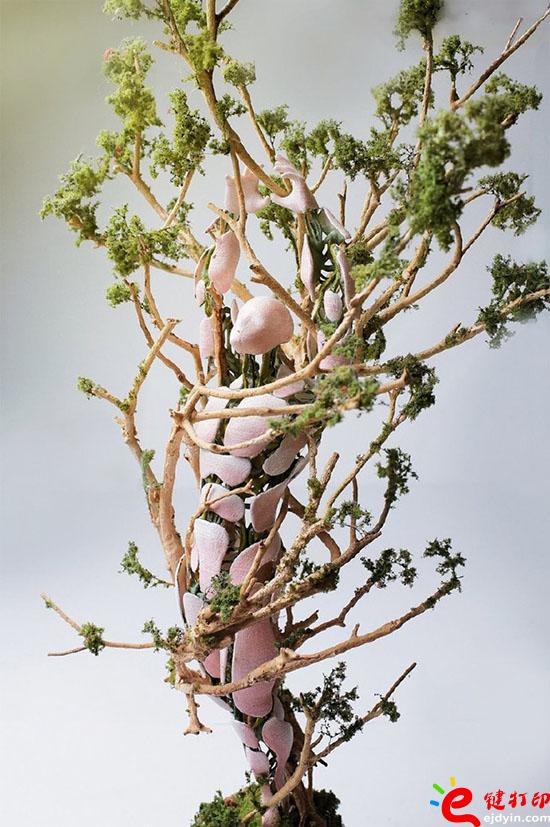 3d打印藝術品,3d打印作品,3d打印工藝品,3d打印藝術雕塑,3d打印藝術,3D打印服務 3D打印有多神奇？這個話題一直被大家能津津樂道的談論著。答案其實也簡單，那就是3D打印擁有無限可能。本文有藝術家用3D打印樹木來詮釋一年四季的變化。一起來看看。