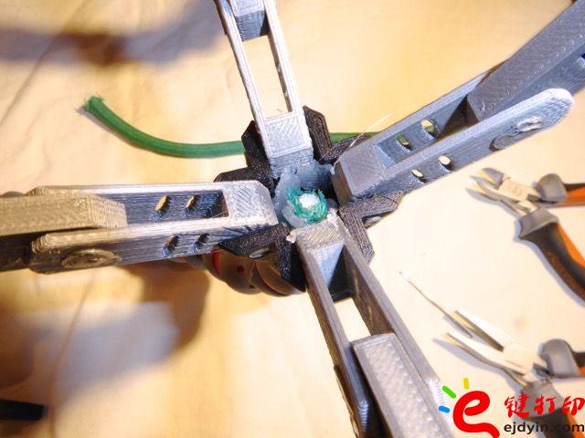 黑客帝國道具,黑客 游戲道具,3d打印道具,道具加工制作,道具模型,3D打印道具手板,道具手板加工,道具手板加工制作 <<黑客帝國>>電影道具展示 黑客帝國道具,黑客 游戲道具,3d打印道具,道具加工制作,道具模型,3D打印道具手板,道具手板加工,道具手板加工制作 <<黑客帝國>>電影道具展示